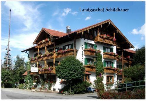 Hotel Landgasthof Zum Schildhauer Halfing Exterior foto
